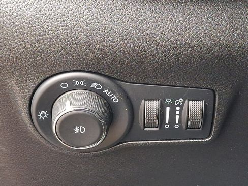 Used 2022 Jeep Compass Latitude w/ Sun and Sound Group image 26