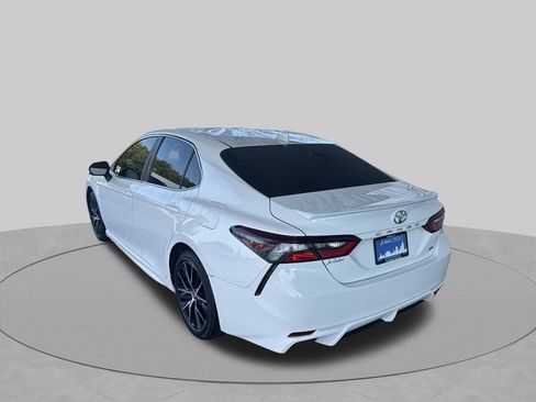 Used 2024 Toyota Camry SE FWD image 7