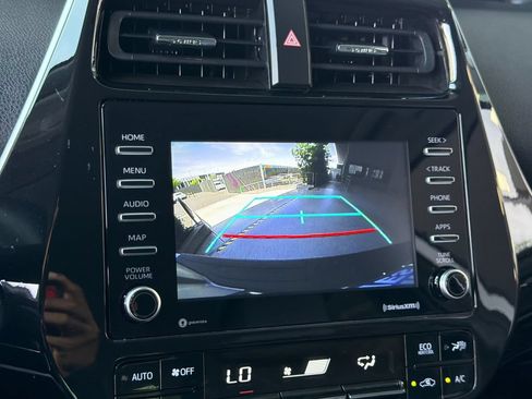 Used 2022 Toyota Prius FWD image 20