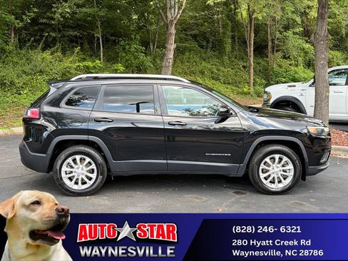 Used 2021 Jeep Cherokee Latitude w/ Mopar Interior Package AWD/4WD image 2