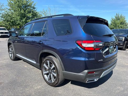Used 2025 Honda Pilot Touring image 4
