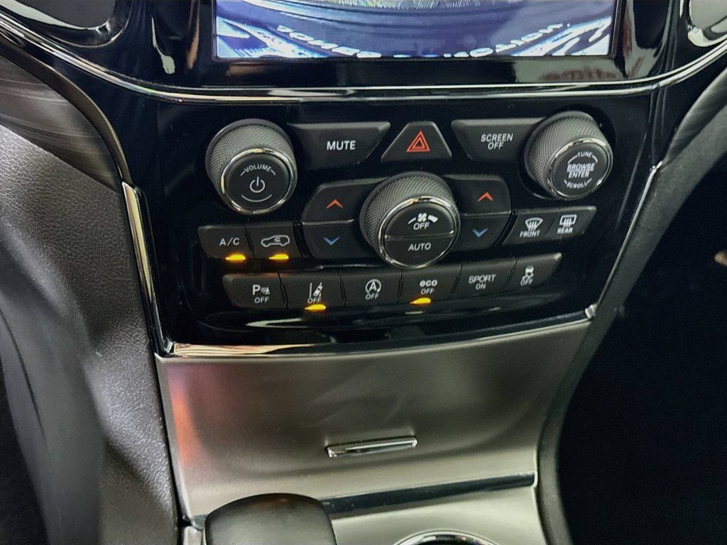 Used 2020 Jeep Grand Cherokee Altitude AWD/4WD image 8