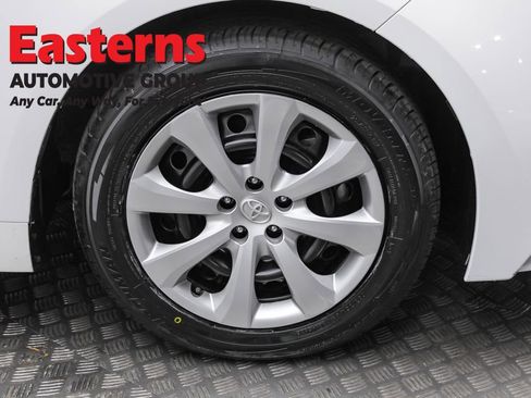 Used 2024 Toyota Corolla LE image 30