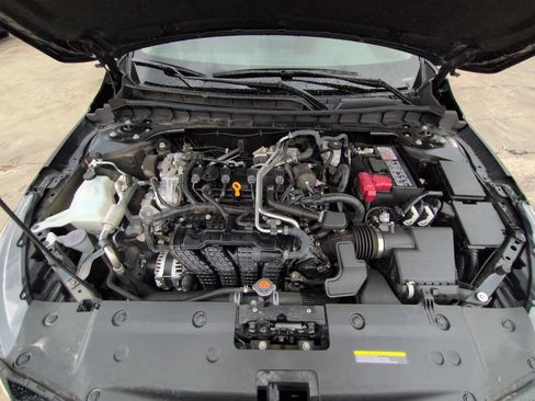 Used 2025 Nissan Altima 2.5 SV FWD image 34
