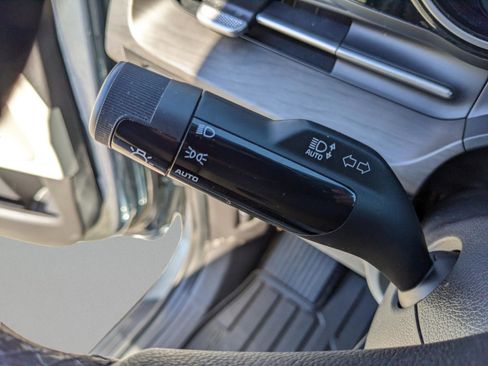 Used 2023 Kia Carnival EX image 35