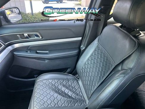 Used 2016 Ford Explorer XLT w/ Equipment Group 202A FWD image 10