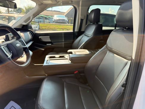 Used 2025 Ford Expedition Active AWD/4WD image 10