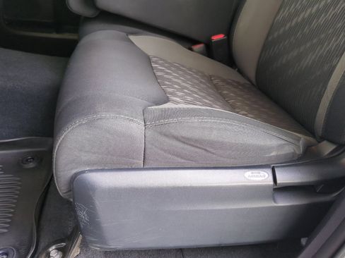 Used 2018 Toyota Tundra SR5 AWD/4WD image 12