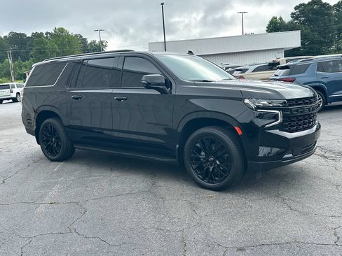 Used 2023 Chevrolet Suburban RST w/ Sport Performance Package AWD/4WD image 4