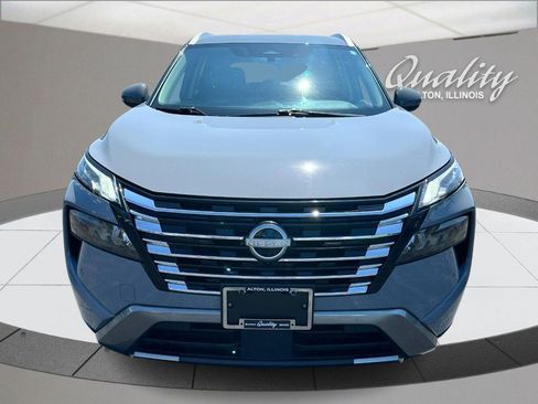 Used 2025 Nissan Rogue SL AWD/4WD image 9