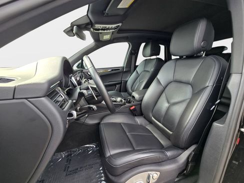 Used 2023 Porsche Macan AWD/4WD image 17