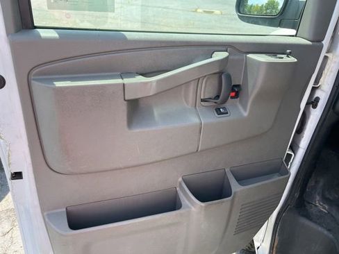 Used 2023 Chevrolet Express 2500 Extended RWD image 7