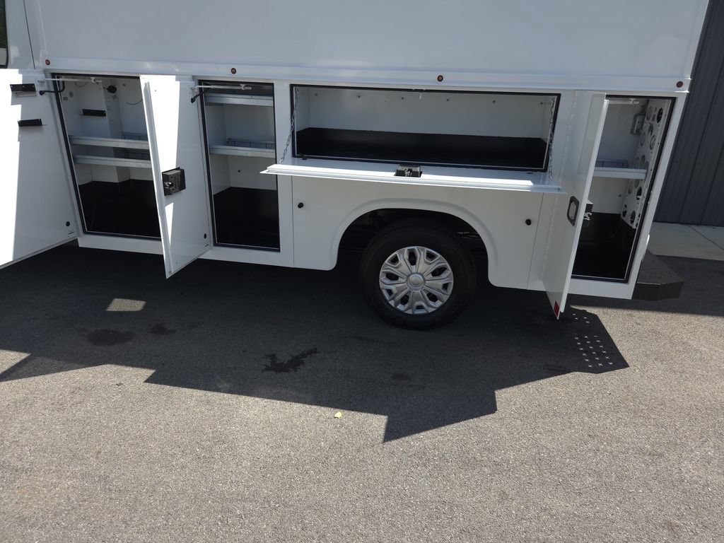 Used 2017 Ford Transit 350 138 w/ Interior Upgrade Package RWD image 4