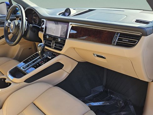 Used 2022 Porsche Macan image 22