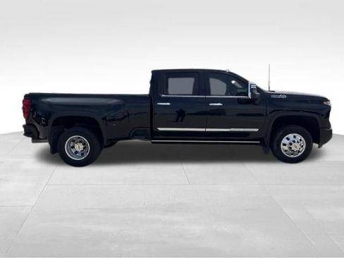 Used 2024 Chevrolet Silverado 3500 High Country w/ High Country Premium Package AWD/4WD image 6