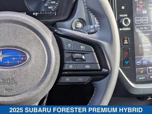 Used 2025 Subaru Forester Premium AWD/4WD image 18