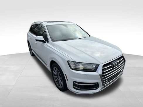 Used 2019 Audi Q7 3.0T Premium w/ Cold Weather Package image 7