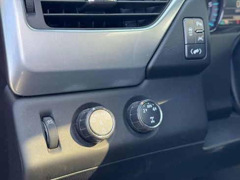 Used 2016 Chevrolet Suburban LTZ image 19