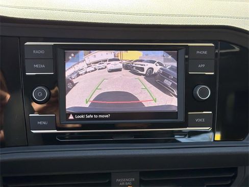 Certified 2024 Volkswagen Jetta SE w/ Panoramic Sunroof Package image 24