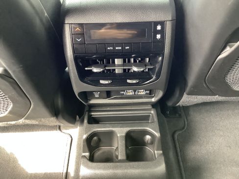 Used 2023 Jeep Grand Cherokee L Laredo AWD/4WD image 16