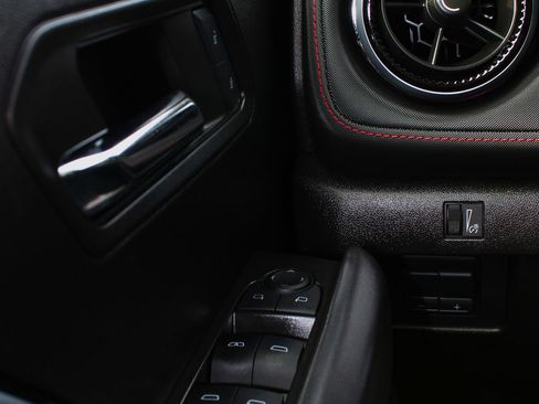 Used 2024 Chevrolet Colorado Z71 w/ Z71 Convenience Package 2 image 17