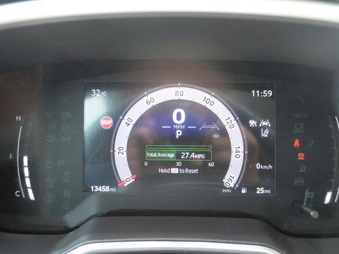 Used 2024 Toyota Corolla Cross XLE AWD/4WD image 31