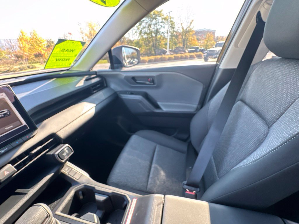 Used 2026 Toyota RAV4 LE FWD image 31