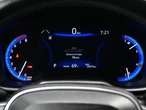 Used 2022 Toyota Corolla Cross XLE w/ Convenience Package image 25