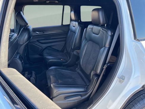 Used 2024 Jeep Grand Cherokee L Laredo image 27