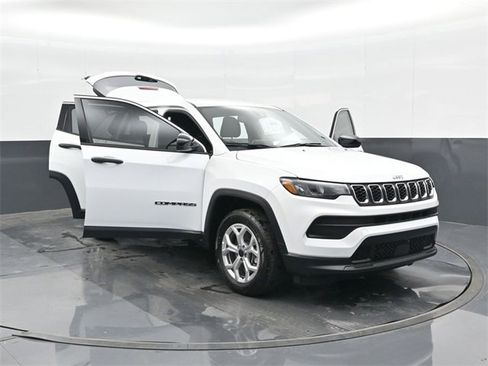 Used 2025 Jeep Compass Sport image 45