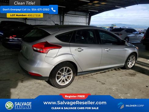 Used 2017 Ford Focus SE FWD image 4