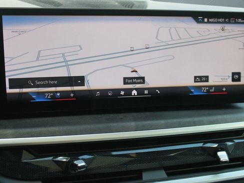 Used 2024 BMW X7 xDrive40i w/ Premium Package image 28