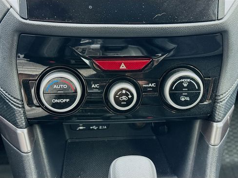 Used 2021 Subaru Forester Premium image 12