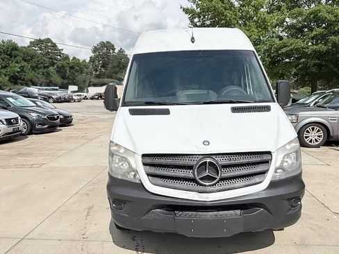 Used 2015 Mercedes-Benz Sprinter 2500 image 13