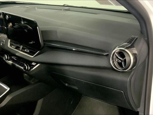Used 2026 Chevrolet Equinox LT FWD image 16