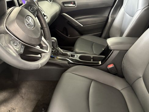Used 2024 Toyota Corolla Cross XLE AWD/4WD image 12