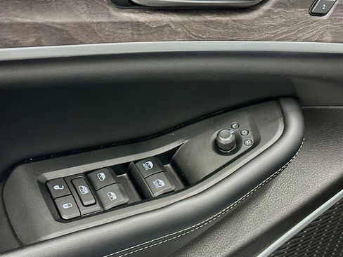 Used 2024 Jeep Grand Cherokee Limited 4xe image 15