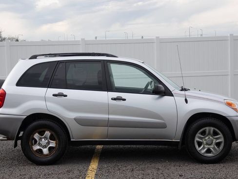 Used 2005 Toyota RAV4 4WD image 17