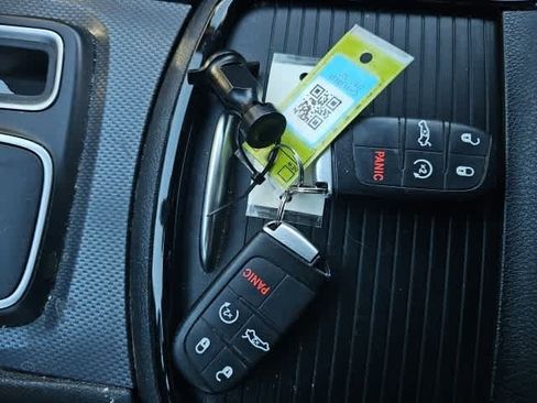 Used 2016 Chrysler 300 S image 24