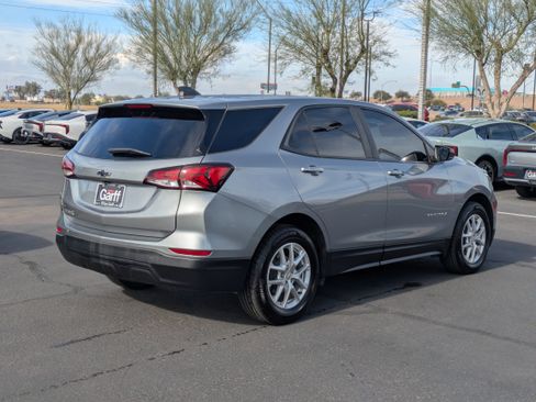 Used 2023 Chevrolet Equinox LS w/ LS Convenience Package image 5