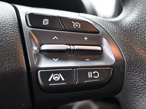 Used 2023 Hyundai Kona SEL AWD/4WD image 24