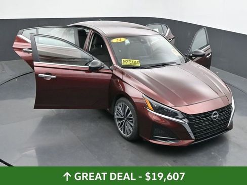 Used 2024 Nissan Altima 2.5 SV image 60