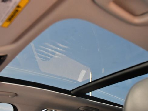Used 2025 Kia Sorento S w/ Panoramic Sunroof Package FWD image 41