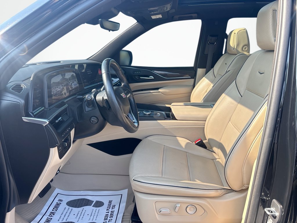 Used 2023 Cadillac Escalade Premium Luxury w/ Performance Package AWD/4WD image 26