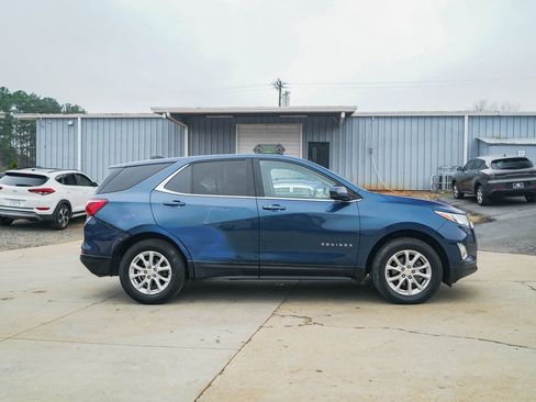 Used 2021 Chevrolet Equinox LT image 3