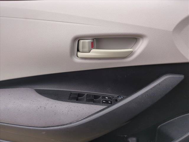 Used 2022 Toyota Corolla LE FWD image 11