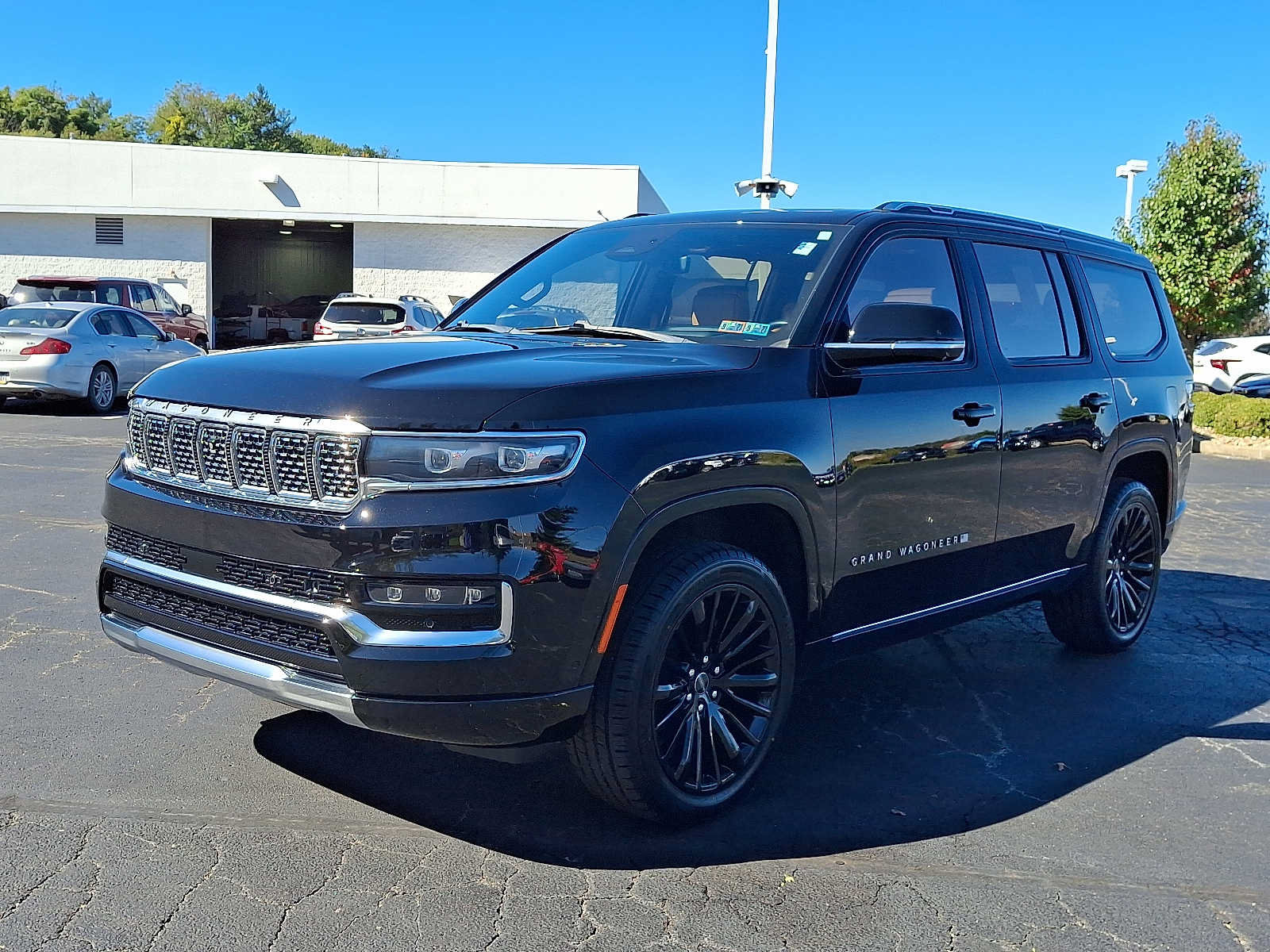 Used 2022 Jeep Grand Wagoneer Series III AWD/4WD image 3