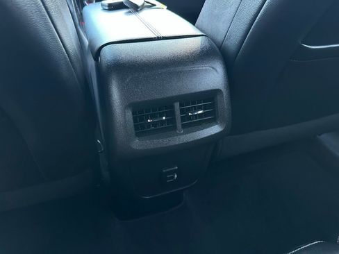 Used 2023 Chevrolet Equinox RS FWD image 23