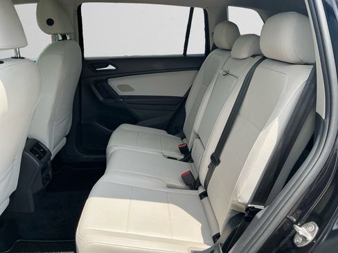 Used 2020 Volkswagen Tiguan SE w/ Panoramic Sunroof Package AWD/4WD image 13
