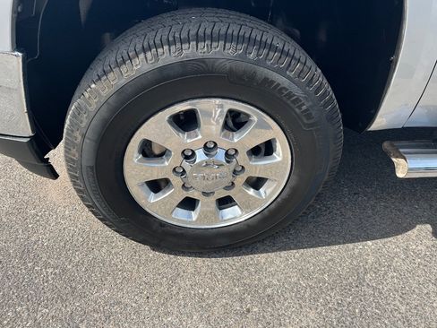 Used 2014 GMC Sierra 2500 SLT w/ Suspension Package, Off-Road AWD/4WD image 40